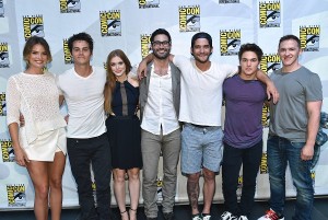 From left, Shelley Hennig, Dylan O'Brien, Holland Roden, Tyler Hoechlin, Tyler Posey, Dylan Sprayberry and Jeff Davis pose at the "Teen Wolf" panel at Comic-Con International on Thursday, July 24, 2014, in San Diego. (Photo by John Shearer/Invision for MT