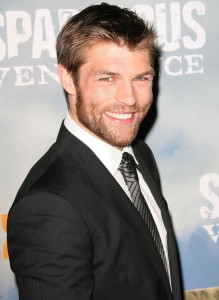 liam-mcintyre-premiere-spartacus-vengeance-02