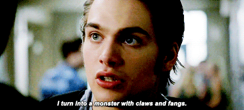 tw - 6x14 - liam turns into a monster with fangs